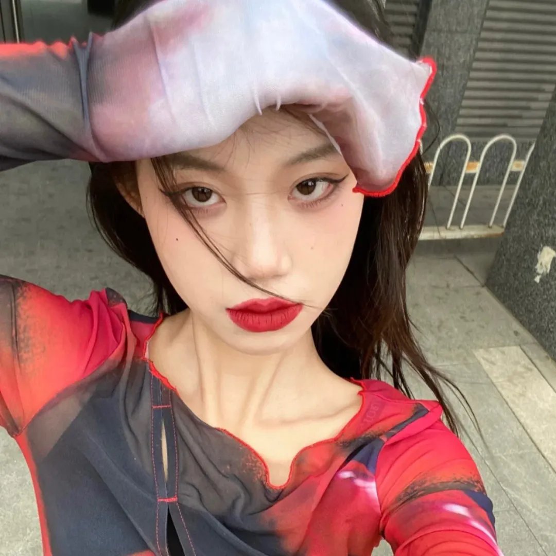 她不当女主很多年